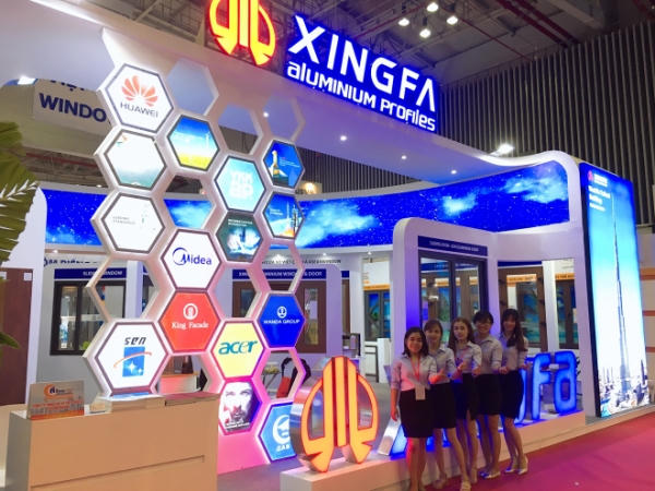 Aseanwindow và Xingfa hút khách tham quan tại Vietbuild 