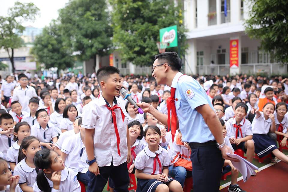 Học sinh tiểu học cũng hào hứng hưởng ứng ngày Pháp luật Việt Nam