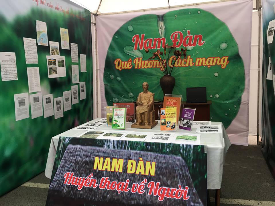 Tái hiện cuộc đời Chủ tịch Hồ Chí Minh trong hội trại của học sinh trường Nguyễn Tất Thành