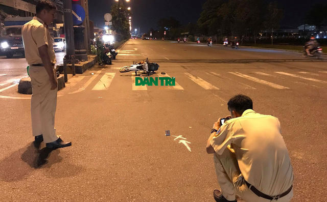 Công an quận 9 đang khám nghiệm điều tra, truy tìm chiếc xe cứu thương cũng như tìm kiếm nạn nhân liên quan.