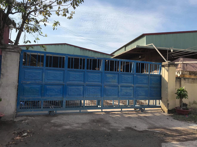 Sang chiết xăng dầu gây cháy kinh hoàng ở Sài Gòn, 2 người nhập viện vì bỏng nặng - Ảnh 2. Sang chiết xăng dầu gây cháy kinh hoàng ở Sài Gòn, 2 người nhập viện vì bỏng nặng - Ảnh 2.