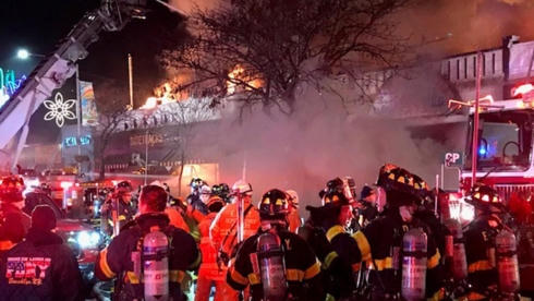 12 nguoi bi thuong trong 1 vu chay o new york, my hinh 2