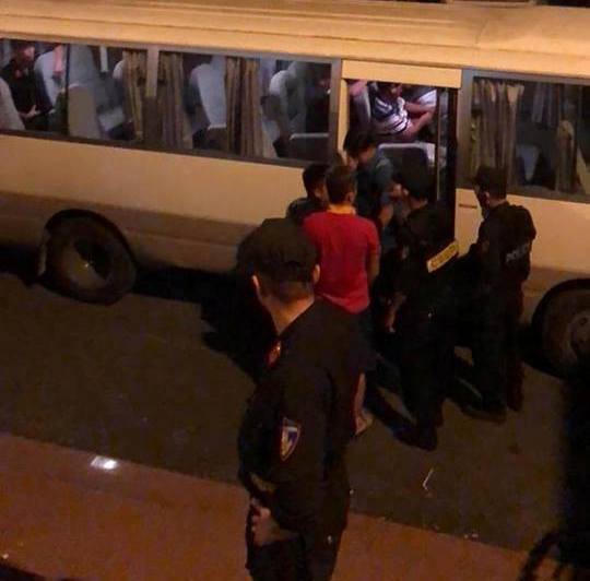 Bắt giữ băng nhóm giang hồ Vũ bông hồng khét tiếng miền Nam - Ảnh 2.