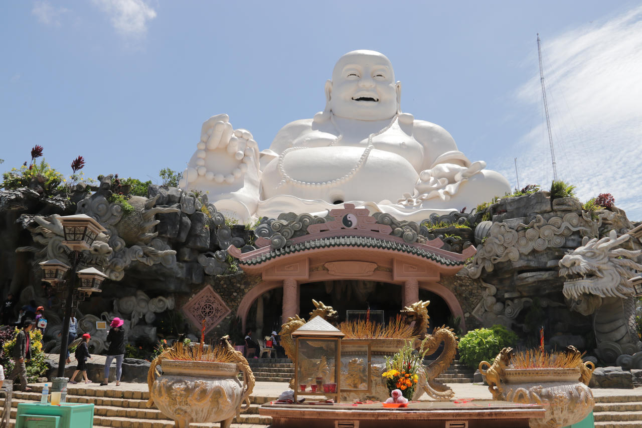 Ngày Xuân dạo chơi trên đỉnh Thiên Cấm