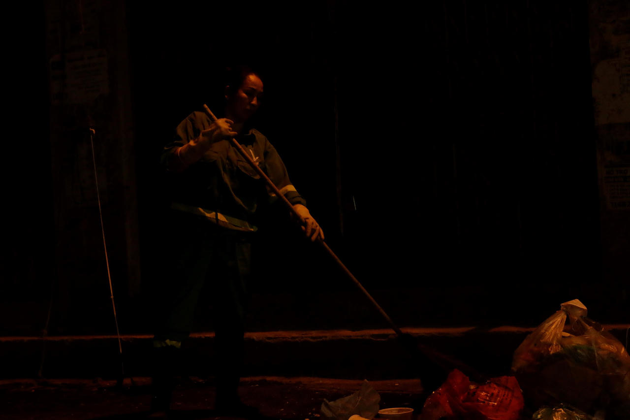 Lặng lẽ đêm cuối năm...