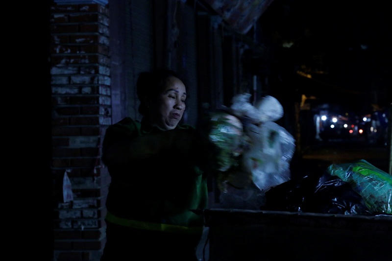 Lặng lẽ đêm cuối năm...