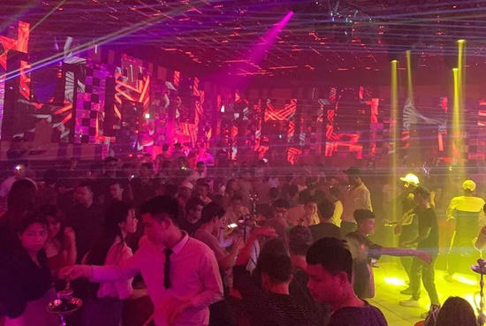 Hàng trăm người dương tính với ma túy trong bar Diamond Luxury