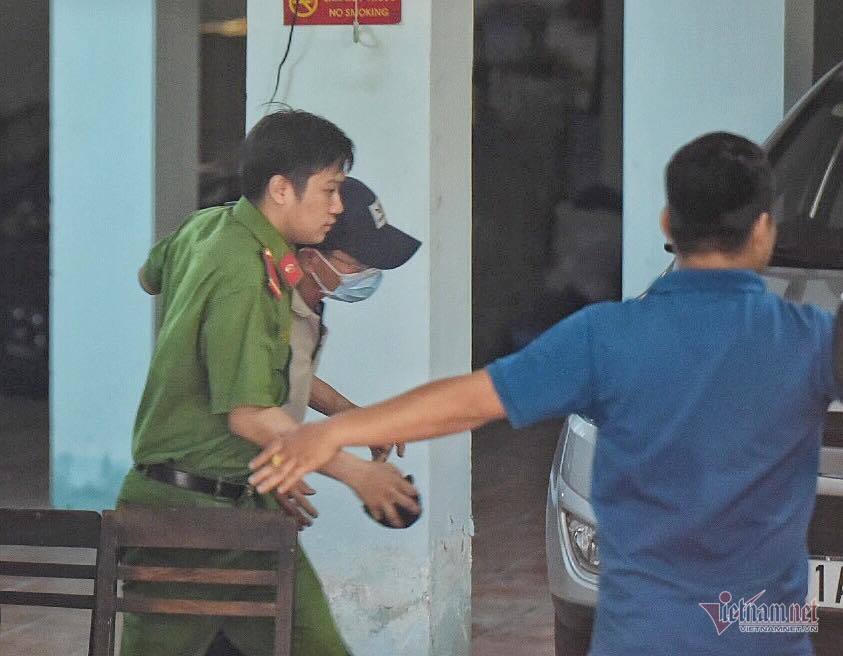 Khám xét tại toà quận 4, nơi làm việc của thẩm phán Nguyễn Hải Nam