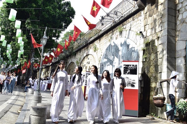 Rưng rưng xúc động với hồi ức về Hà Nội ngày 10/10/1954