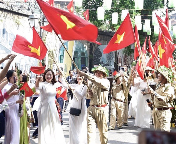 Rưng rưng xúc động với hồi ức về Hà Nội ngày 10/10/1954