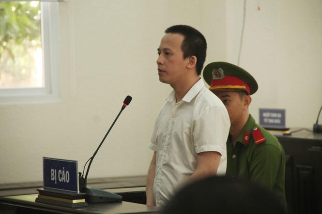 Ớn lạnh với thần thái của kẻ sát hại 3 bà cháu trước tòa - ảnh 3