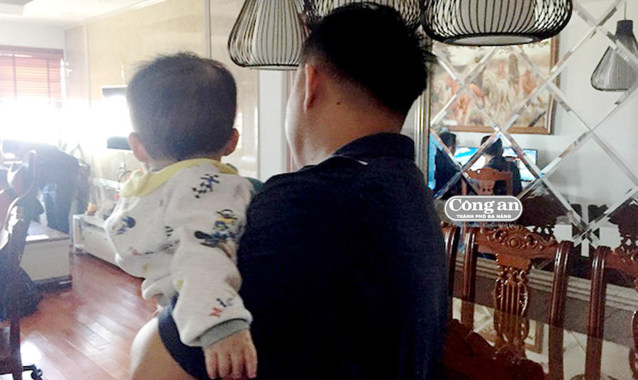 Điều tra vụ việc cháu bé 14 tháng tuổi bị giúp việc bạo hành