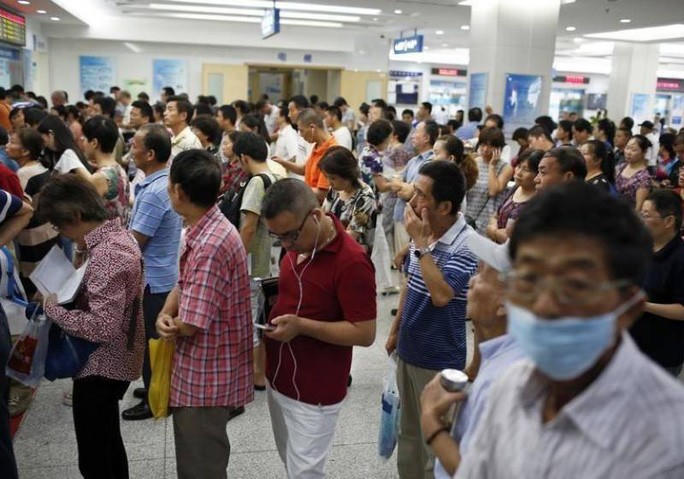 Tranh cãi với người nhà bệnh nhân, nữ bác sĩ bị đâm tử vong - Ảnh 1.