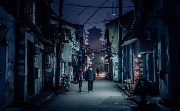 Phim tài liệu ngắn Đêm trường Vũ Hán gây sốt - Ảnh 1. Phim tài liệu ngắn Đêm trường Vũ Hán gây sốt - Ảnh 1.