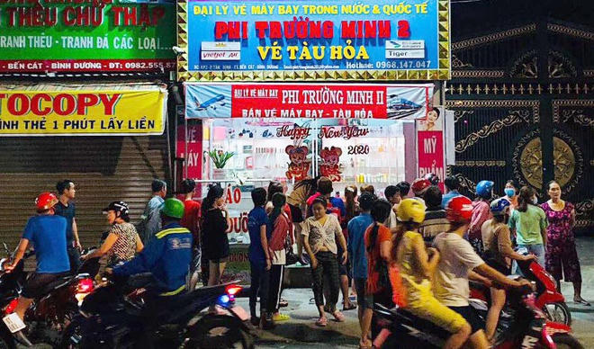 Chong chem vo cu tai dai ly ban ve may bay hinh anh 1 chem.jpg