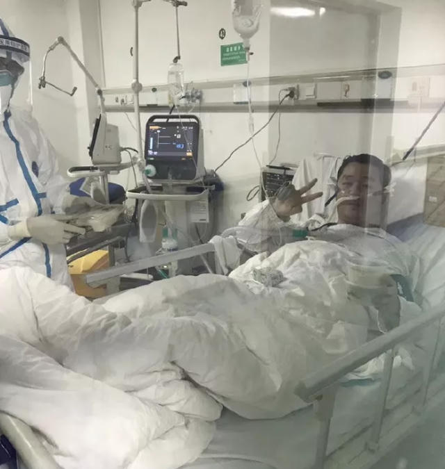 Bác sĩ 29 tuổi hoãn cưới do dịch bệnh đã qua đời vì virus corona - 2