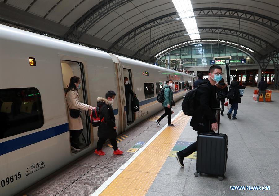 Hình ảnh Vũ Hán ngày đầu dỡ bỏ lệnh phong tỏa