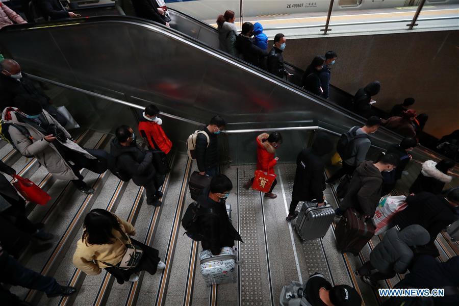 Hình ảnh Vũ Hán ngày đầu dỡ bỏ lệnh phong tỏa