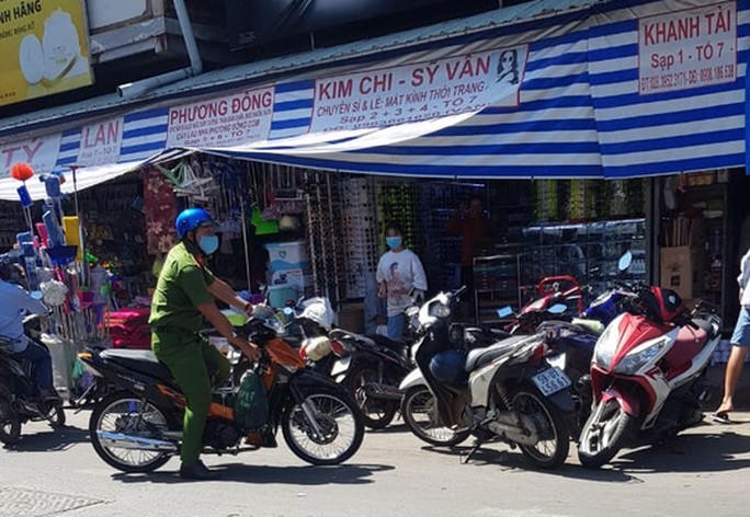 Trưởng Ban quản lý chợ Kim Biên bị đâm chết - Ảnh 1.