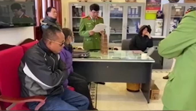 Bắt trùm giang hồ cộm cán Trưởng Hàng ở biệt thự đi xe sang Lexus, Porsche. - Ảnh 1.