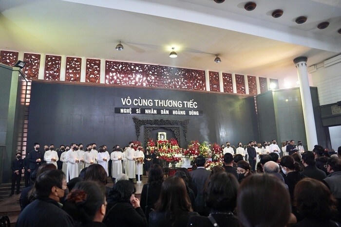 Tiễn biệt NSND Hoàng Dũng trong 