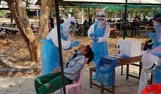 Campuchia ghi nhận ca mắc Covid-19 kỷ lục trong 1 ngày - Ảnh 1.