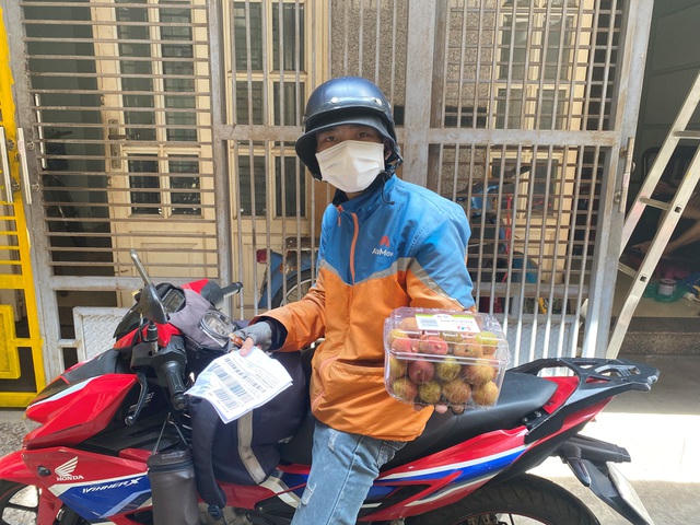 Dịch bệnh bủa vây, môi giới bất động sản bỏ nghề đi làm shipper, bán hàng - 3