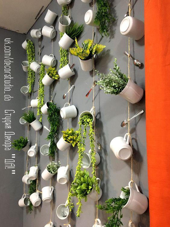 Những mảng tường màu xanh lá