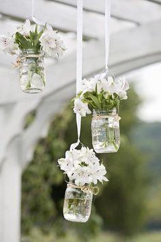 Biến tấu không gian sống với lọ hoa treo