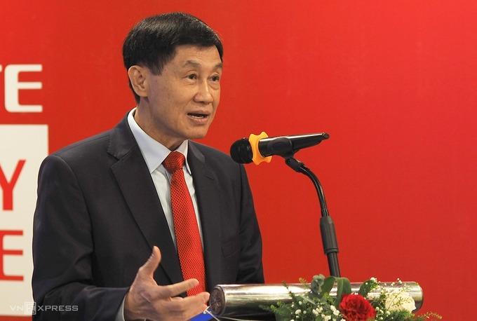 Ông Johnathan Hạnh Nguyễn: 'Tôi không muốn chỉ ngồi một chỗ bán hàng hiệu'