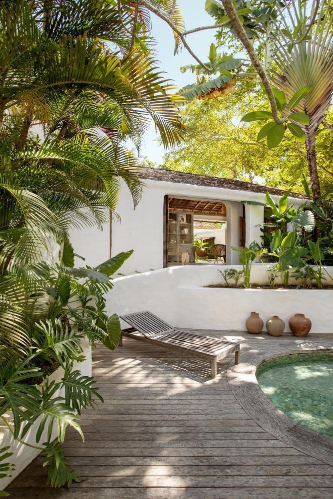 Nhà cấp 4 chỉ sơn độc màu trắng và dùng gỗ hỏng gây 'sốt' ảnh 12