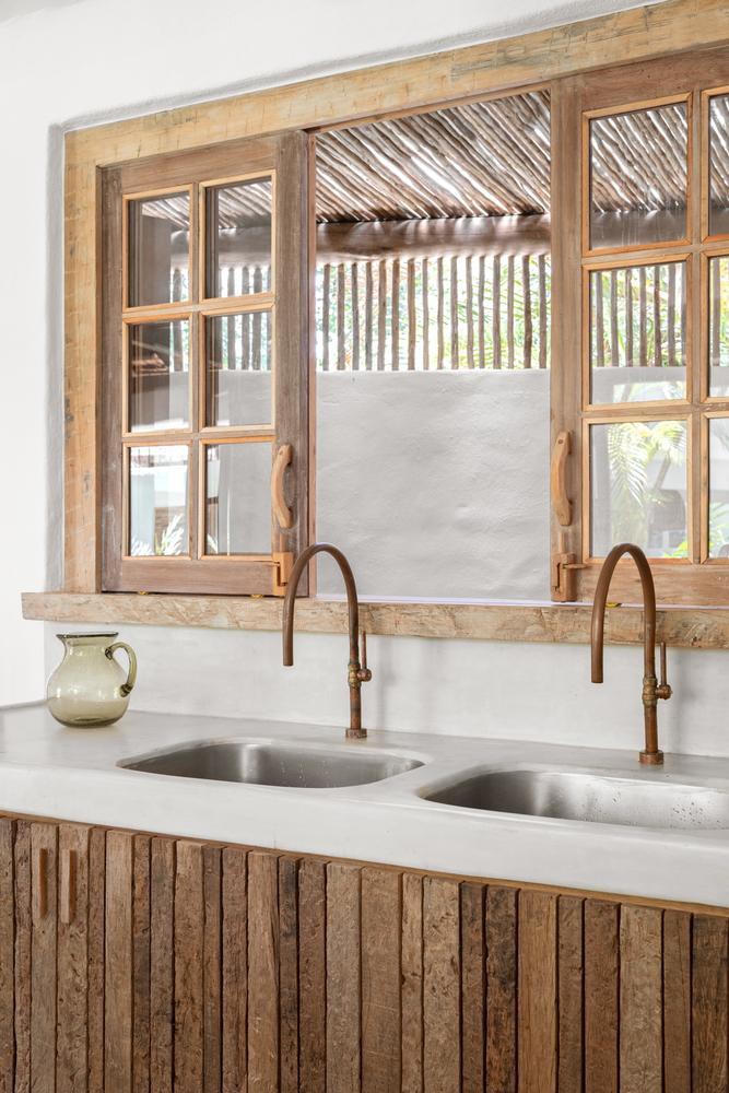 Nhà cấp 4 chỉ sơn độc màu trắng và dùng gỗ hỏng gây 'sốt' ảnh 7