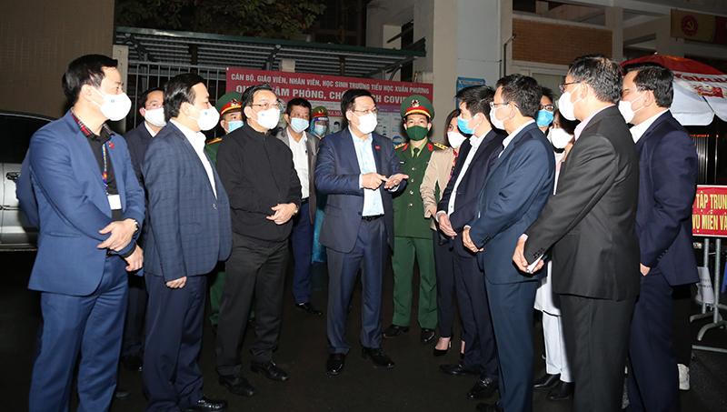 “Đảng viên đi trước, làng nước đi sau” trong cuộc chiến COVID-19: Bài 1- Càng gian khó, càng thể hiện vai trò tiên phong 