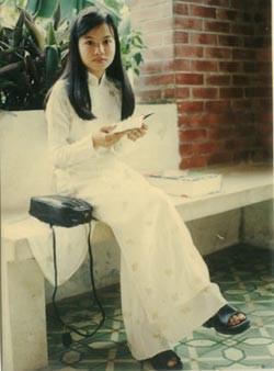 Con nuôi nhà vật lý nổi tiếng Stephen Hawking: Lời cha luôn sống mãi trong tim con