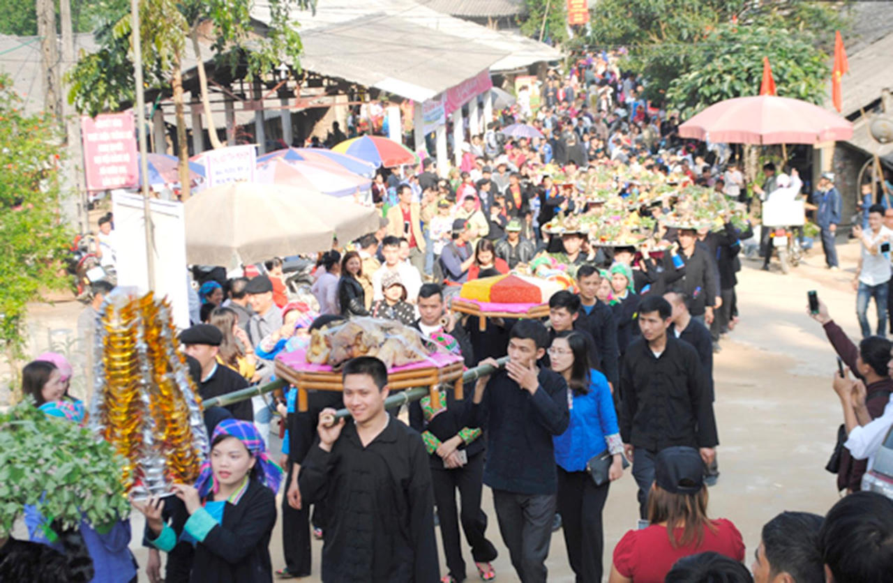 Chuyện ít biết về Miếu Ông - Miếu Bà ở chợ tình Khâu Vai