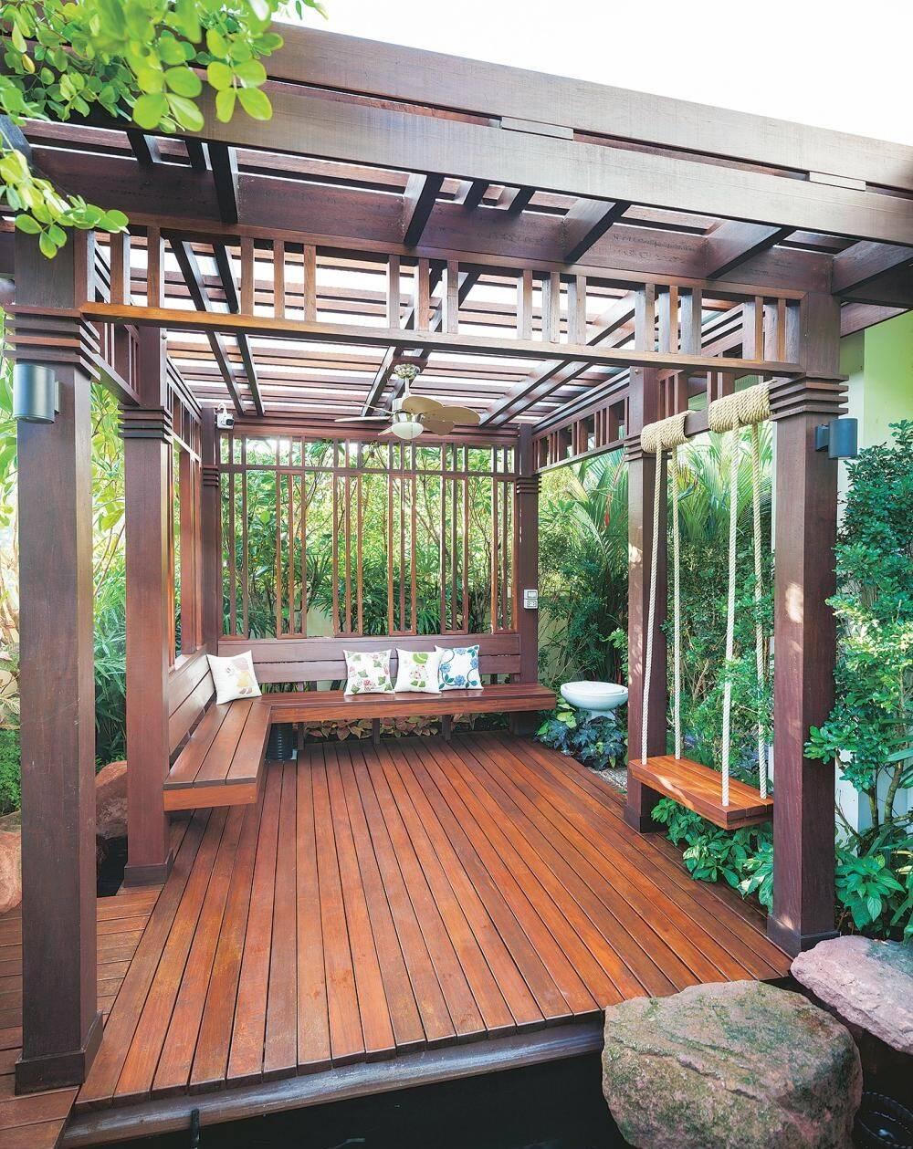 Ngôi nhà có sân vườn, ao cá, thác nước, một “ốc đảo” giữa lòng đô thị