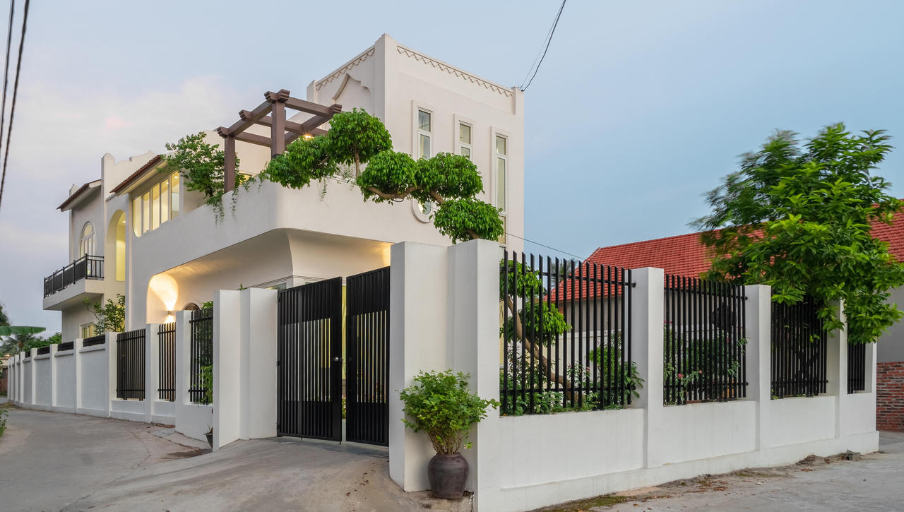 Ngôi nhà ngập tràn ánh sáng tự nhiên từ những ô cửa kính