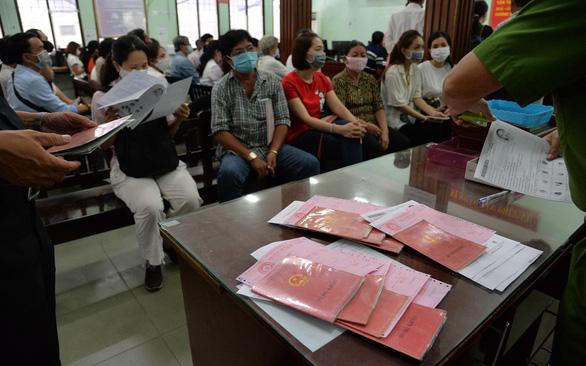 “Chia tay” sổ hộ khẩu giấy: Lộ trình có thể diễn ra đến hết năm 2022