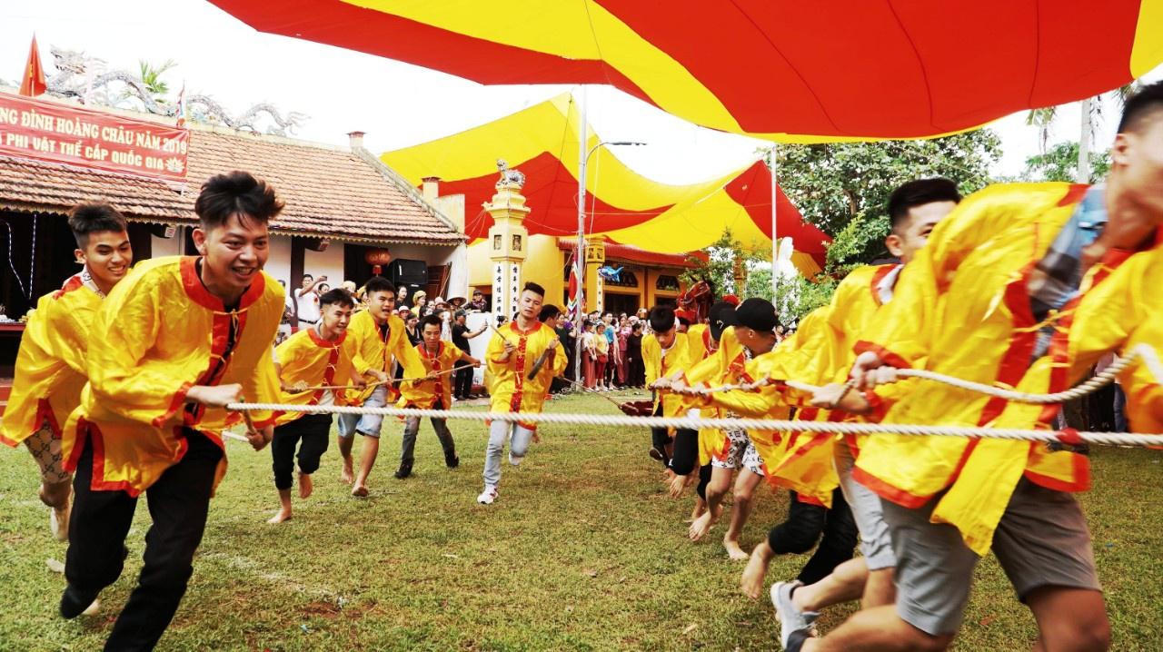 Lễ hội “Kiệu bay” - phiêu du tại làng biển