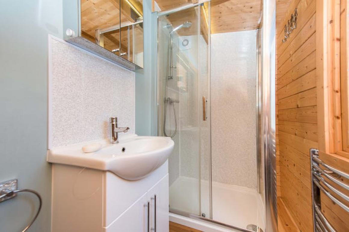 Điều bất ngờ bên trong ngôi nhà bề rộng chỉ 2,4 m nhưng có giá 900.000 USD