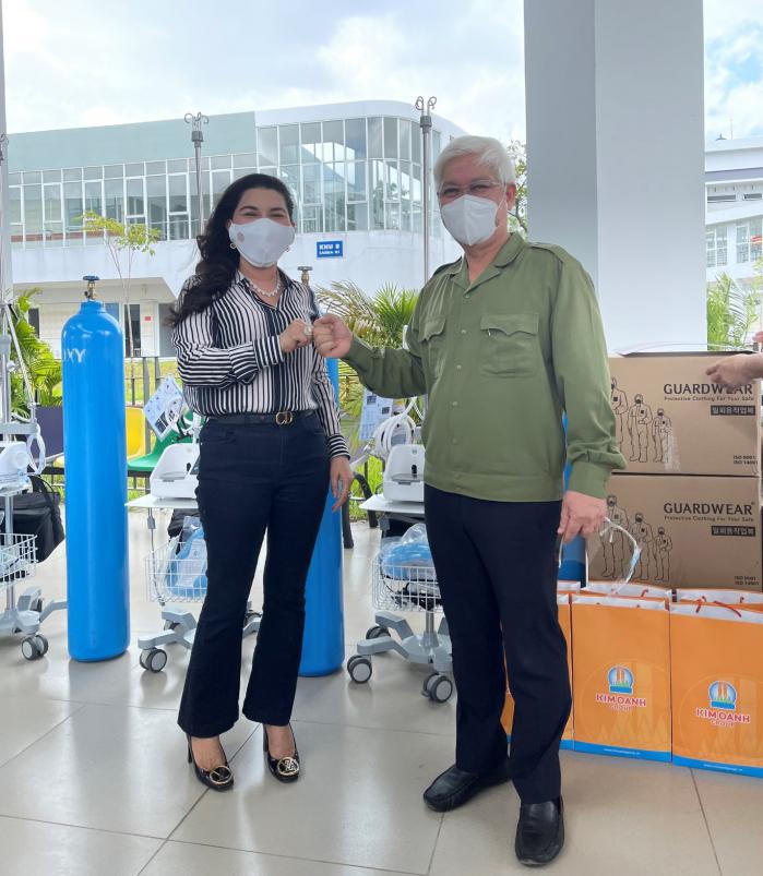 Chủ tịch Quỹ Từ thiện Kim Oanh: “Chiến sĩ” xả thân nơi tuyến đầu chống dịch