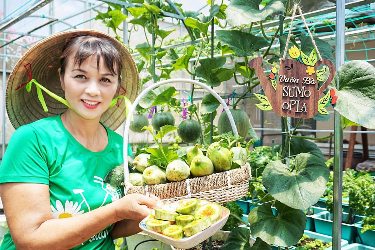 Khu vườn trên không xanh mướt nhờ rác thải nhà bếp