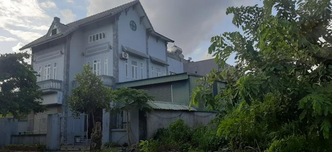 Những ngôi biệt thự không "sổ đỏ" bên cạnh vịnh Bái Tử Long