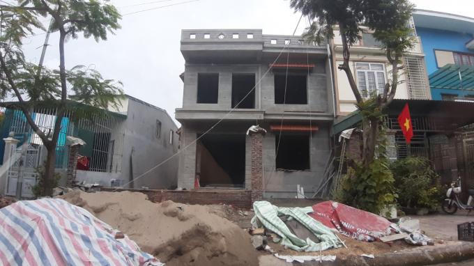 Những ngôi biệt thự không "sổ đỏ" bên cạnh vịnh Bái Tử Long