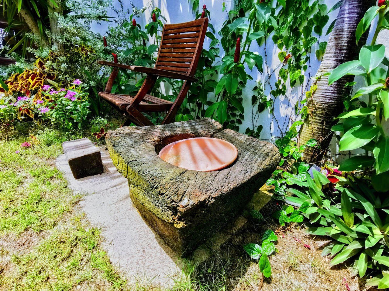 Chi 2 tỷ đồng biến căn nhà cấp 4 thành resort đẹp như mơ mang phong cách Địa Trung Hải