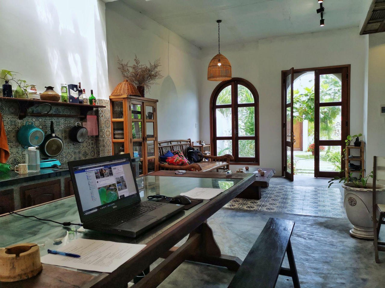 Chi 2 tỷ đồng biến căn nhà cấp 4 thành resort đẹp như mơ mang phong cách Địa Trung Hải