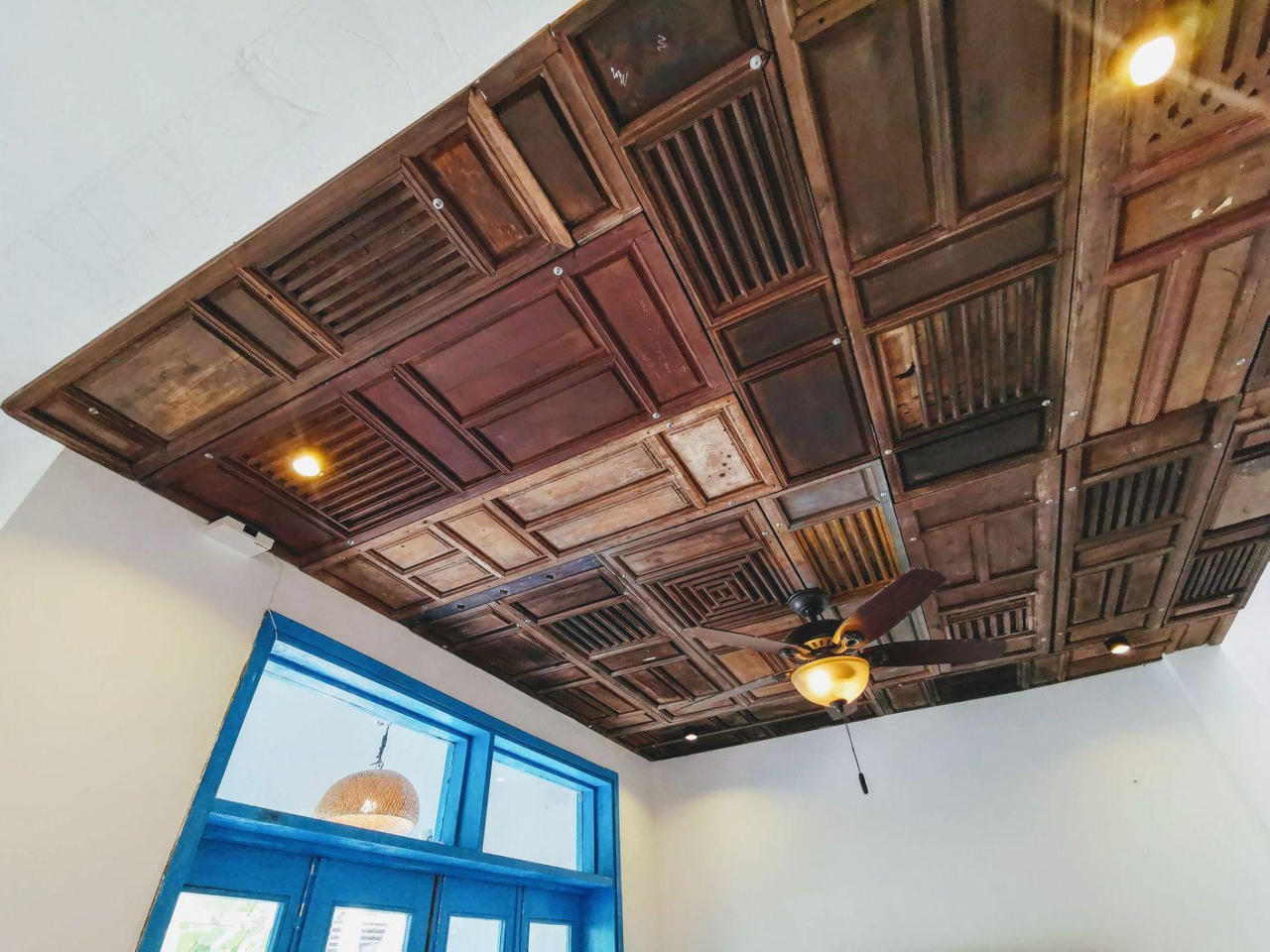 Chi 2 tỷ đồng biến căn nhà cấp 4 thành resort đẹp như mơ mang phong cách Địa Trung Hải