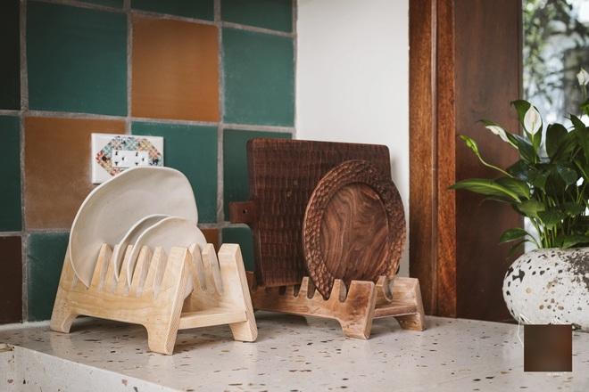 Cháy rụi kho gỗ, chủ xưởng hồi sinh đống phế liệu thành nội thất vảy cá