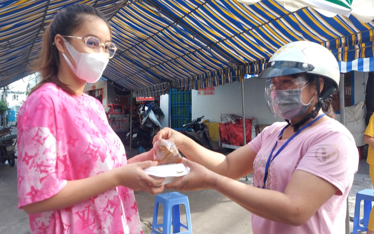 Bếp ăn thiện nguyện ấm lòng giữa đại dịch