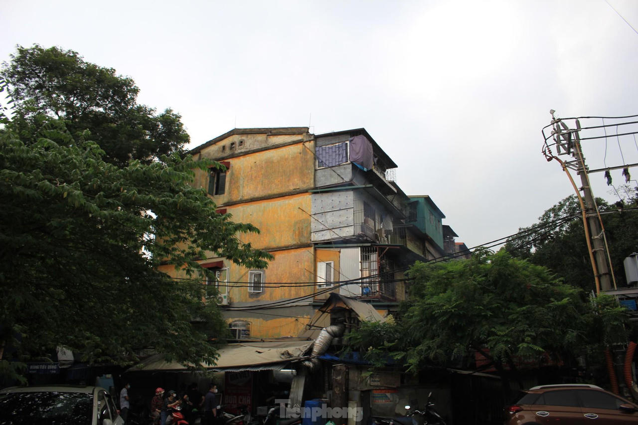Cận cảnh 4 khu chung cư nguy hiểm cấp D ở Hà Nội sắp được cải tạo ảnh 18